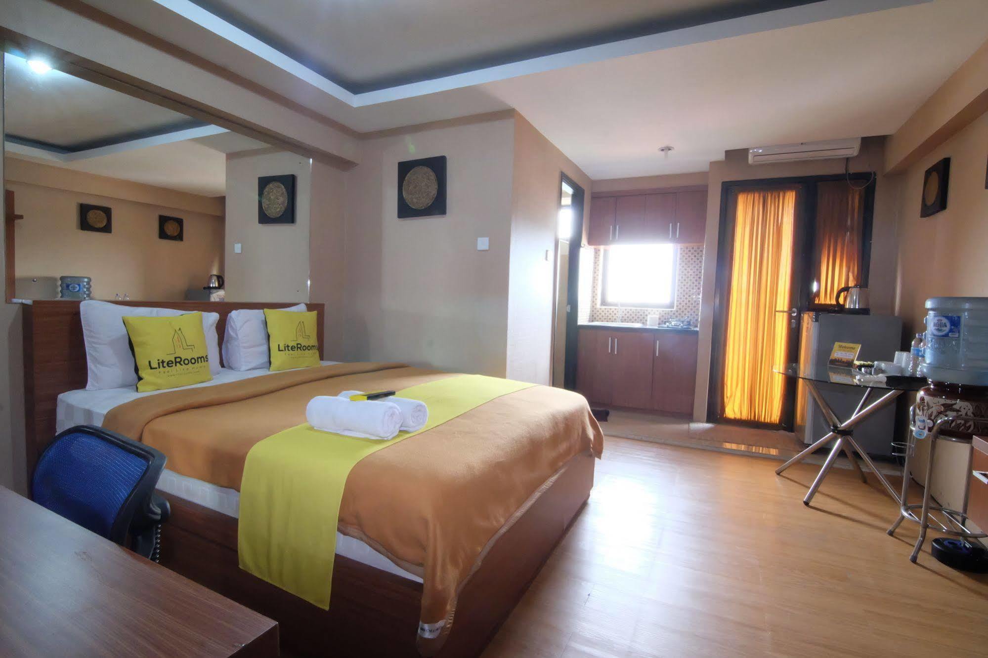 ไลต์ห้อง Aparthotel จาการ์ตา ภายนอก รูปภาพ