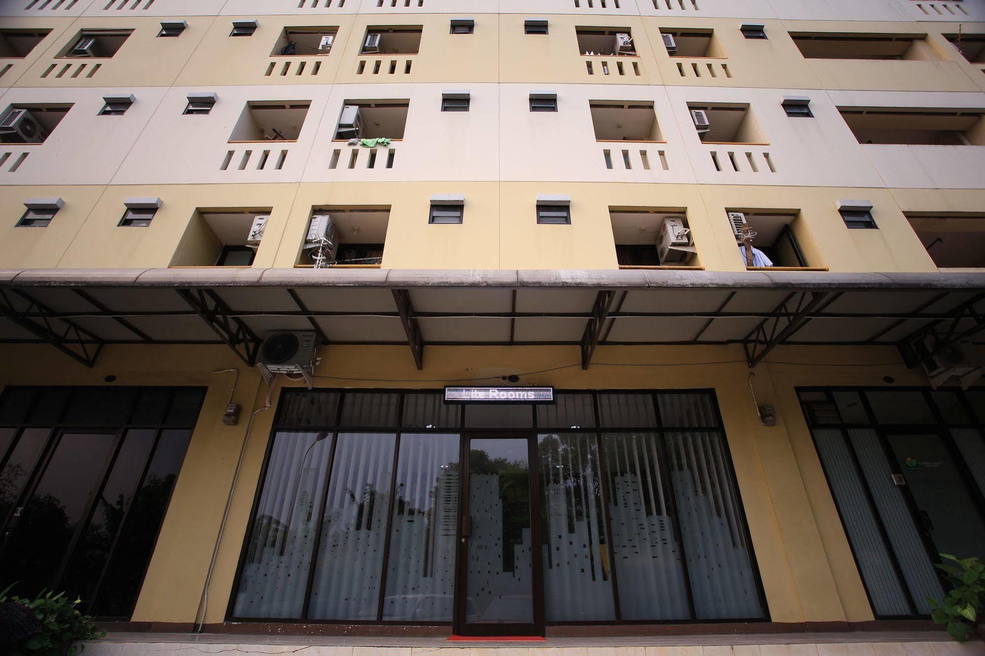 ไลต์ห้อง Aparthotel จาการ์ตา ภายนอก รูปภาพ